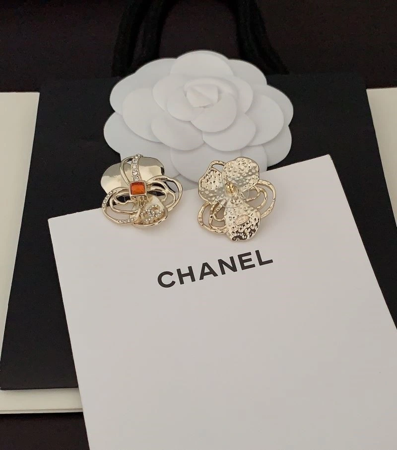 Chanel Earrings Compact 221367