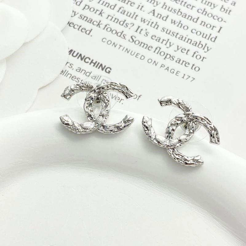 Unique Chanel Earrings 221297