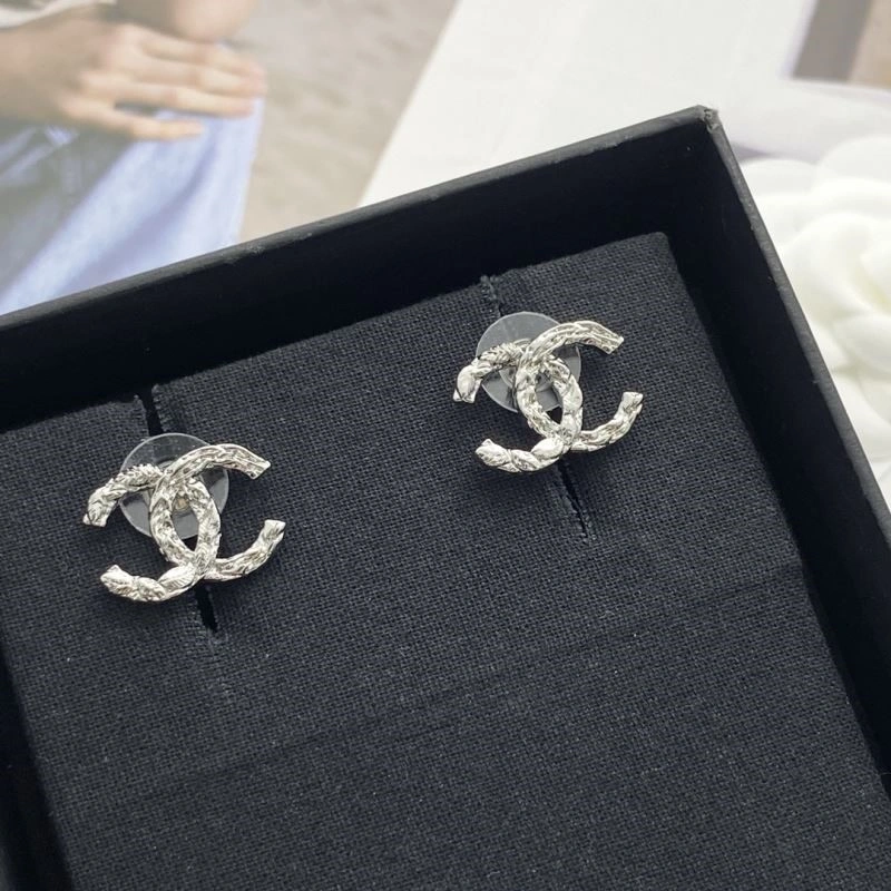 Unique Chanel Earrings 221297