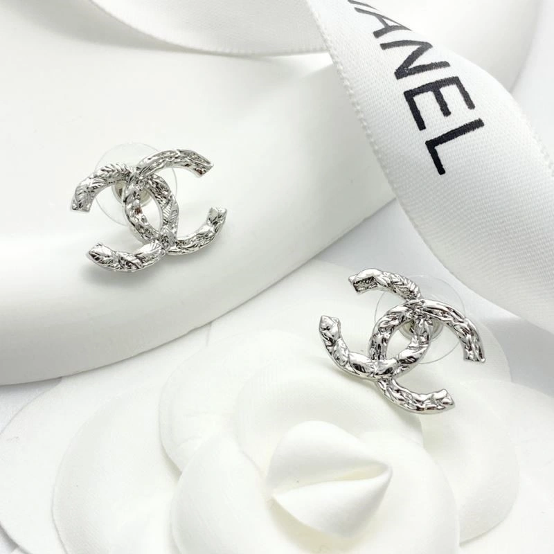 Unique Chanel Earrings 221297