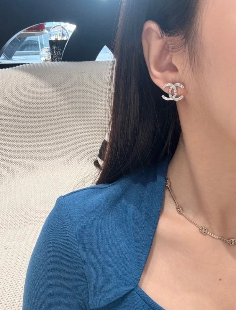Unique Chanel Earrings 221297