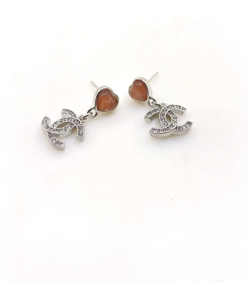 EyeCatching Chanel Earrings 221293
