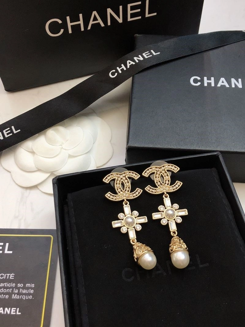 Chanel Earrings Snug 221292