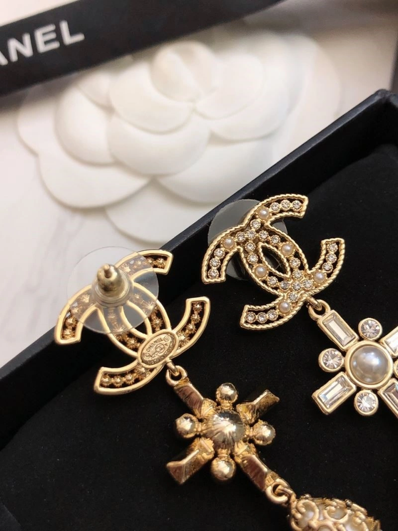 Chanel Earrings Snug 221292