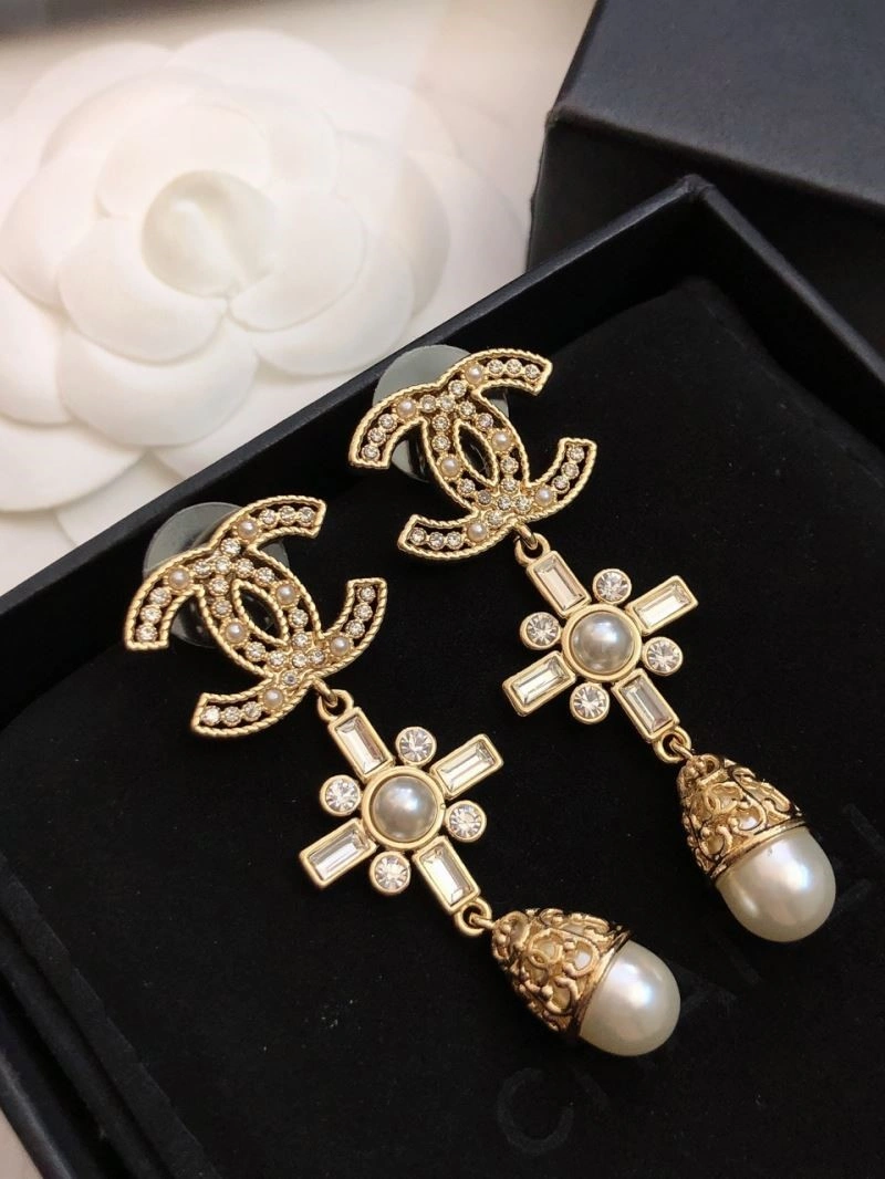 Chanel Earrings Snug 221292