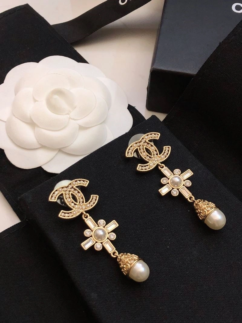 Chanel Earrings Snug 221292