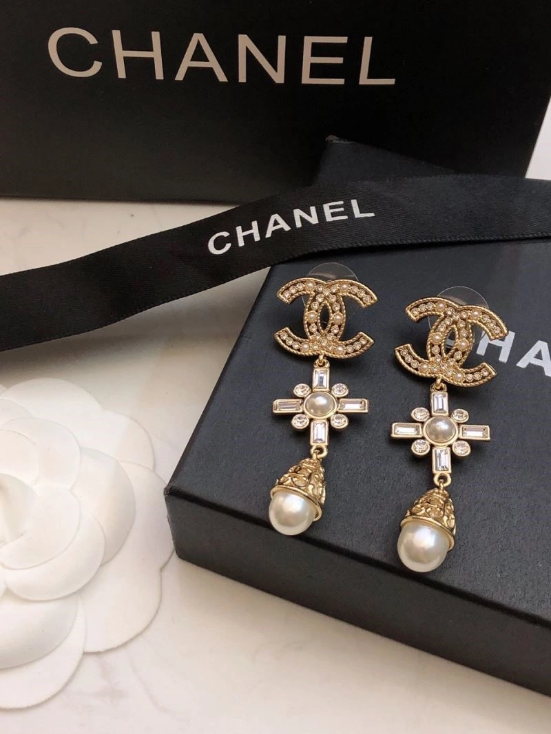 Chanel Earrings Snug 221292