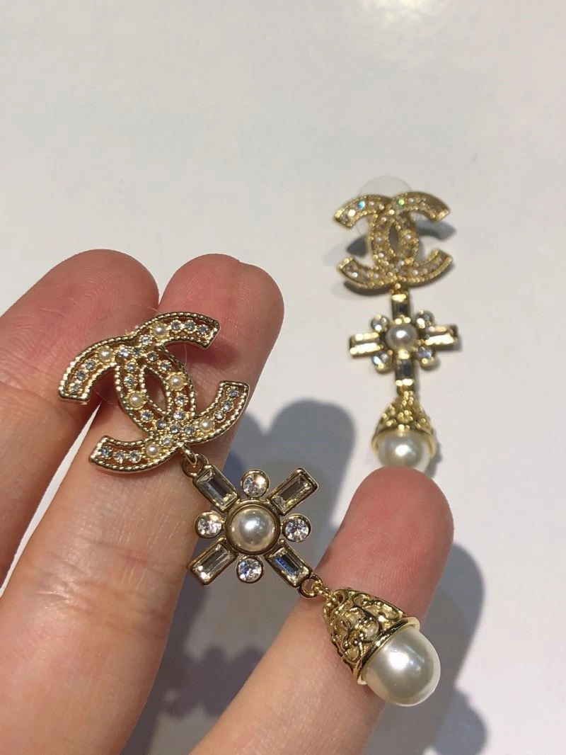 Chanel Earrings Snug 221292