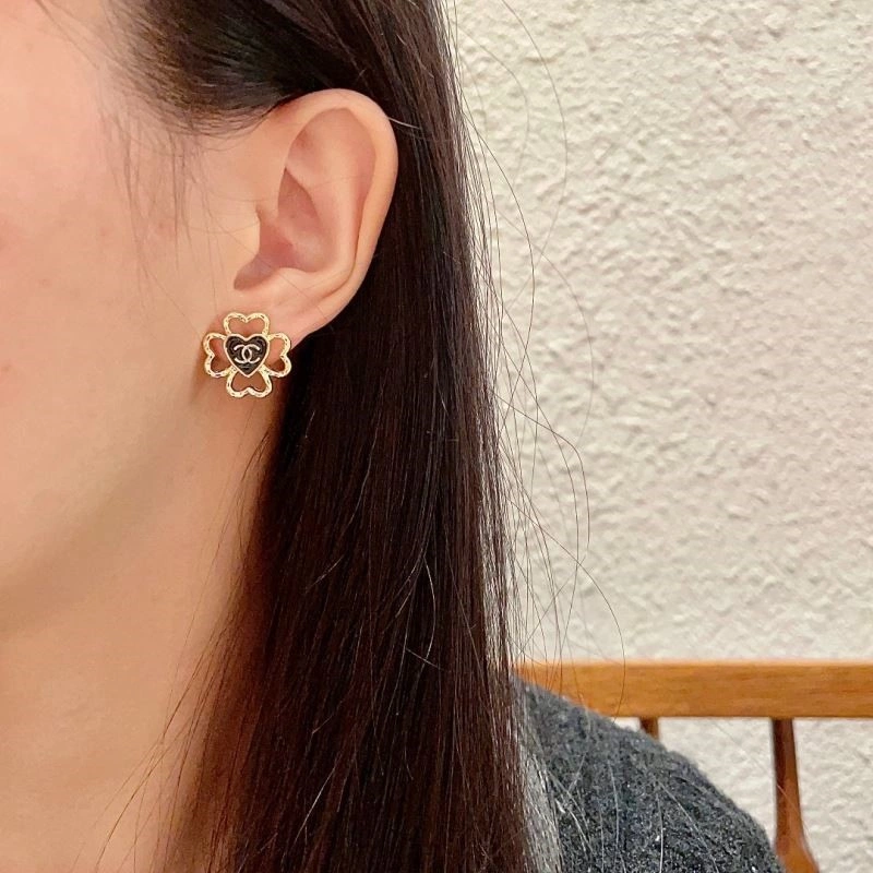 Chic Chanel Earrings 221282