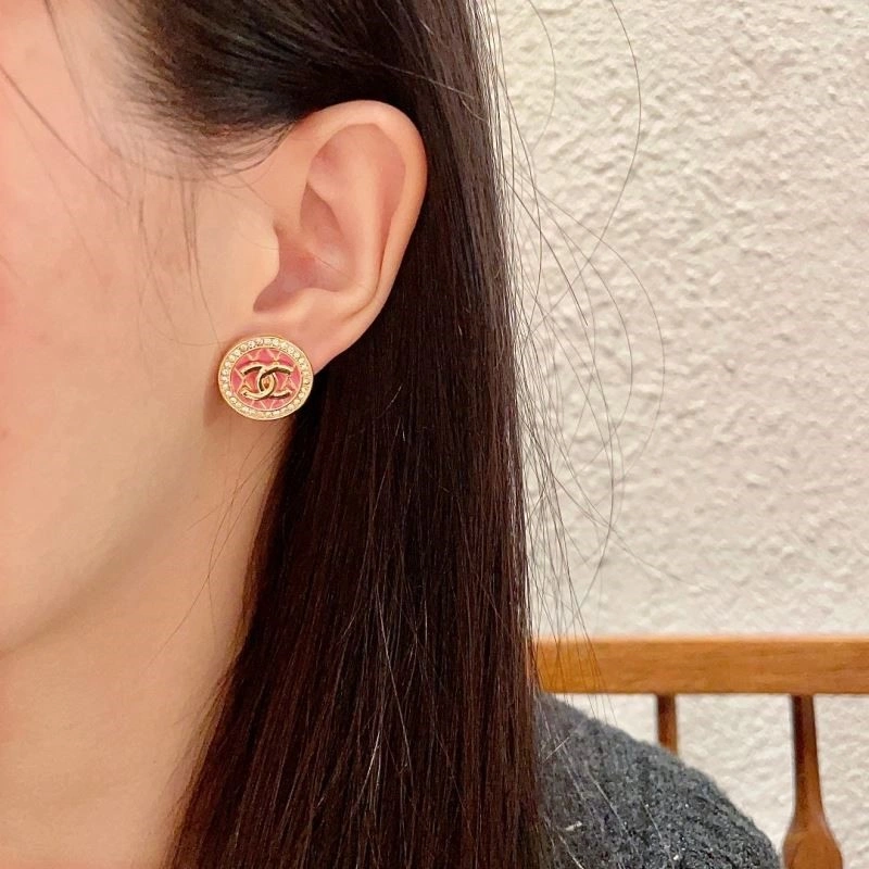 Comfortable Chanel Earrings 221270