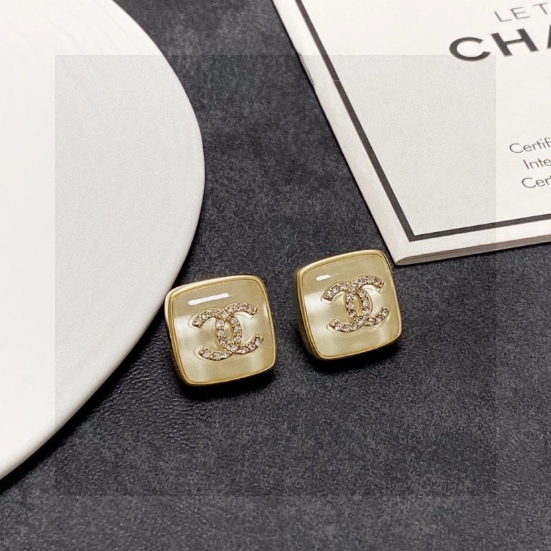 Chanel Earrings Comfortable 221243