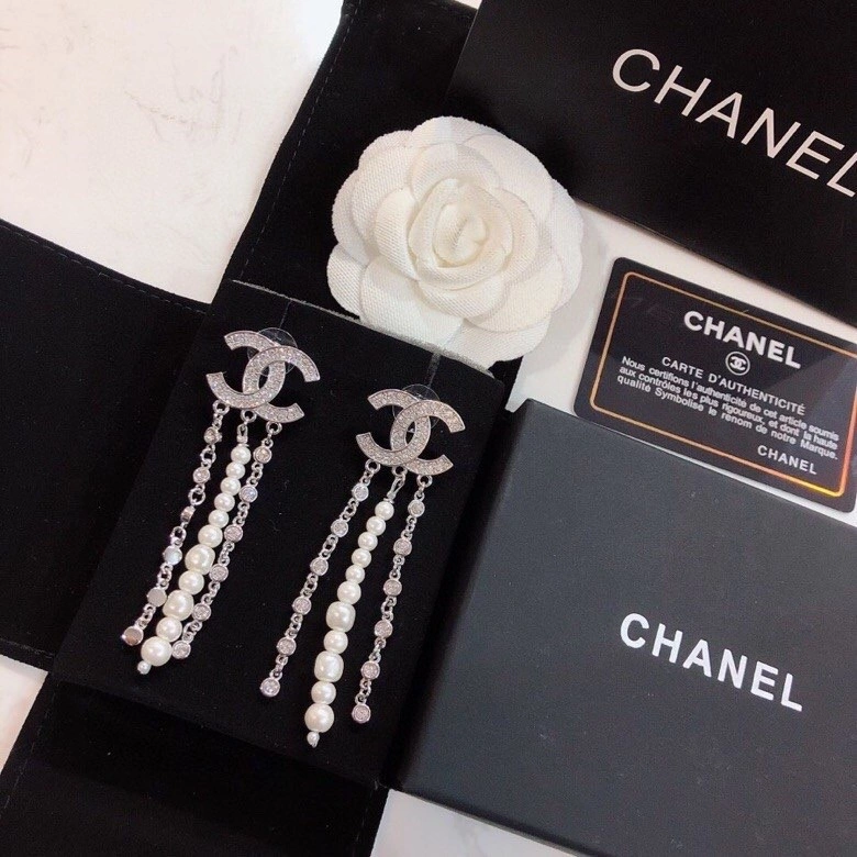 Popular Chanel Earrings 221310