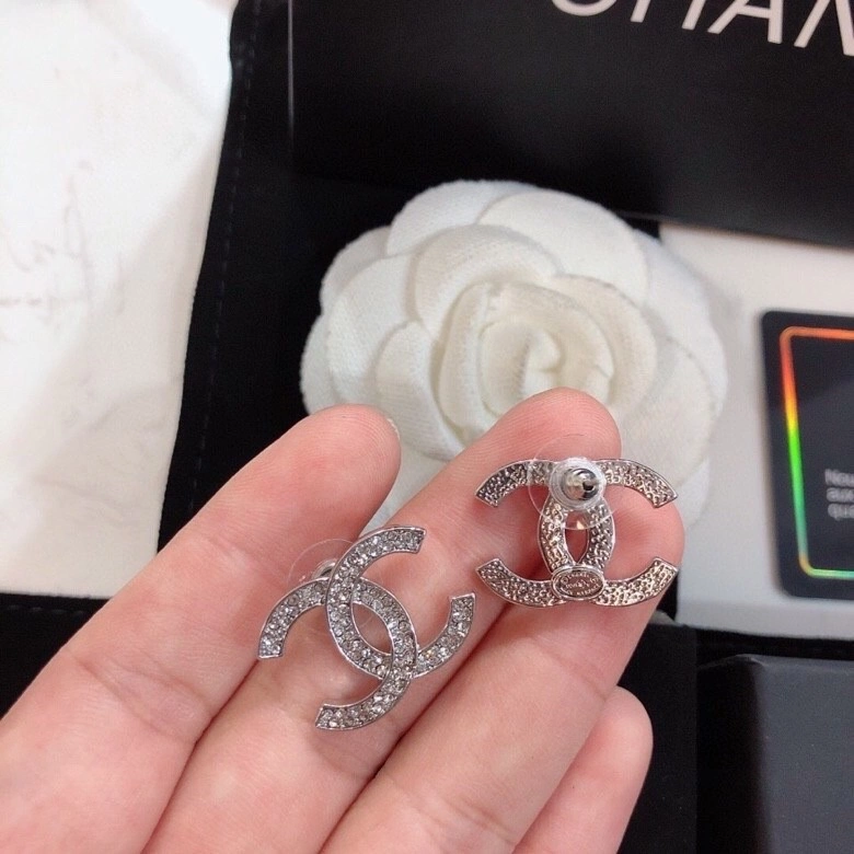 Popular Chanel Earrings 221310