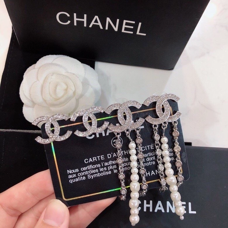 Popular Chanel Earrings 221310