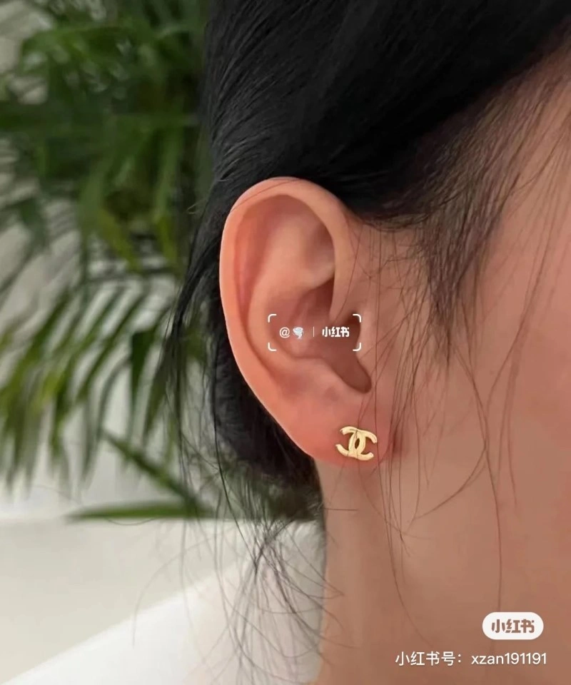 Chanel Earrings Packable 221219