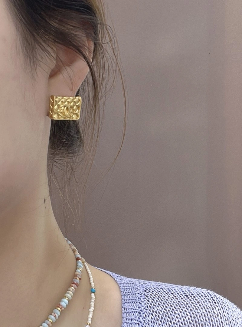 HighPerformance Chanel Earrings 221212