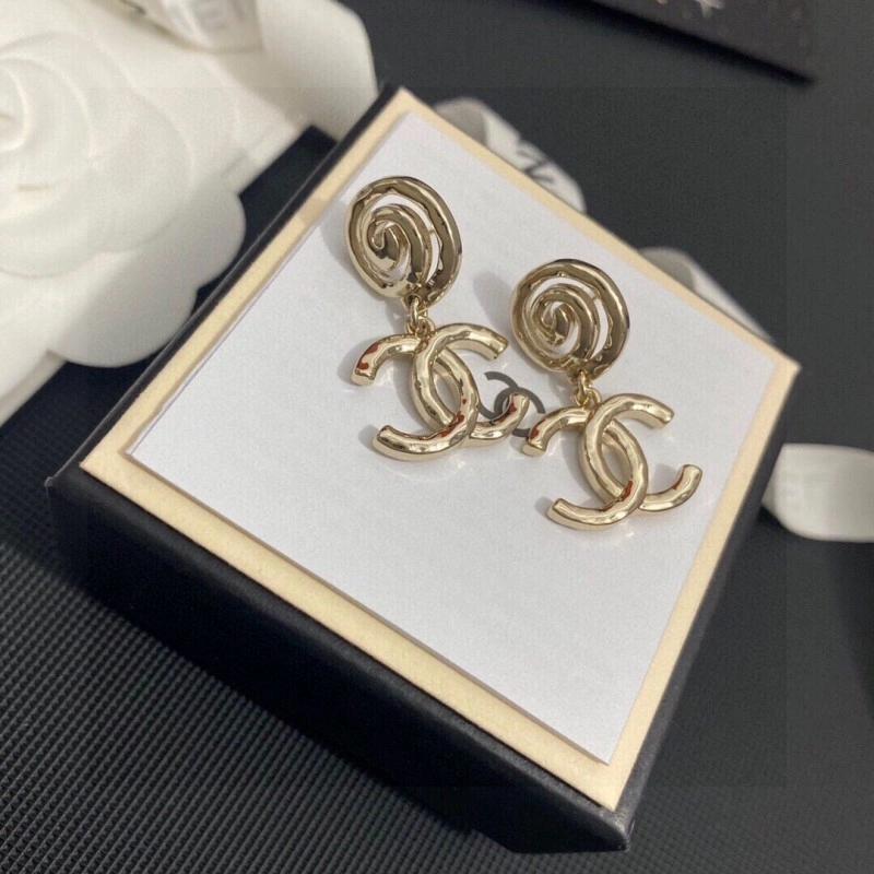 Chanel Earrings Compact 221205