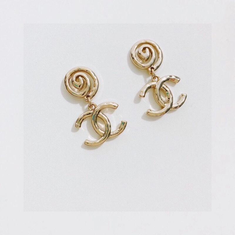 Chanel Earrings Compact 221205