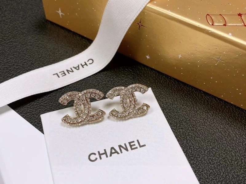 Lightweight Chanel Earrings 221183