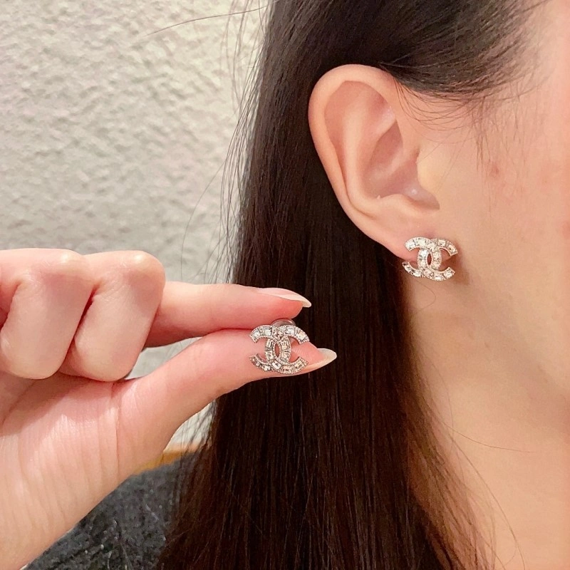 Chanel Earrings MoistureWicking 221163