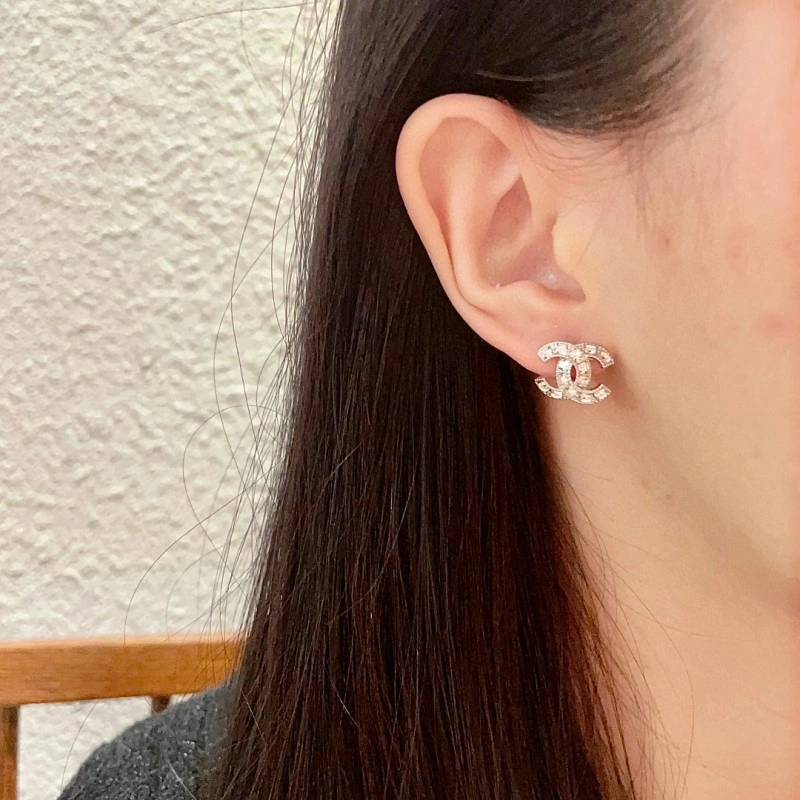 Chanel Earrings MoistureWicking 221163