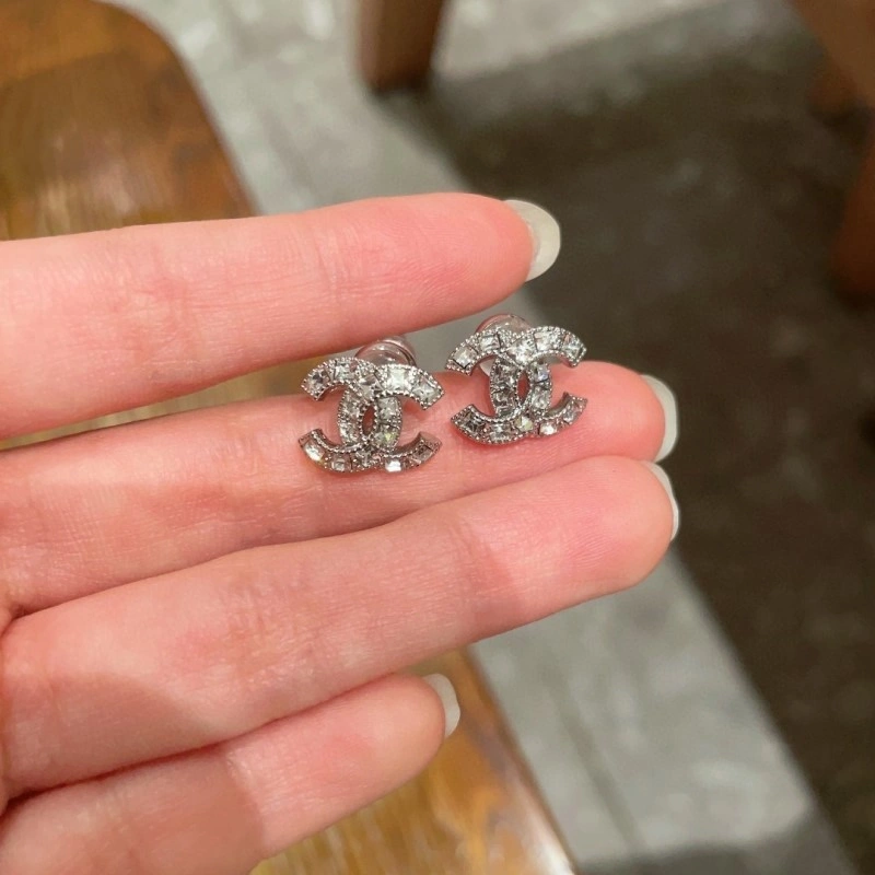Chanel Earrings MoistureWicking 221163
