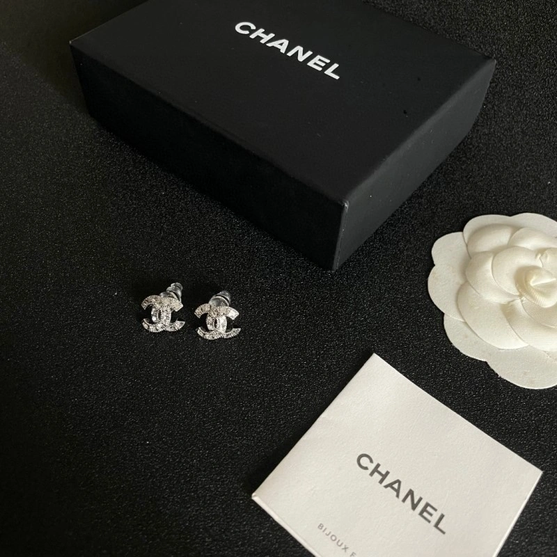 Chanel Earrings MoistureWicking 221163