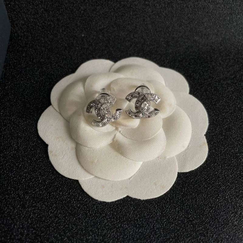 Chanel Earrings MoistureWicking 221163