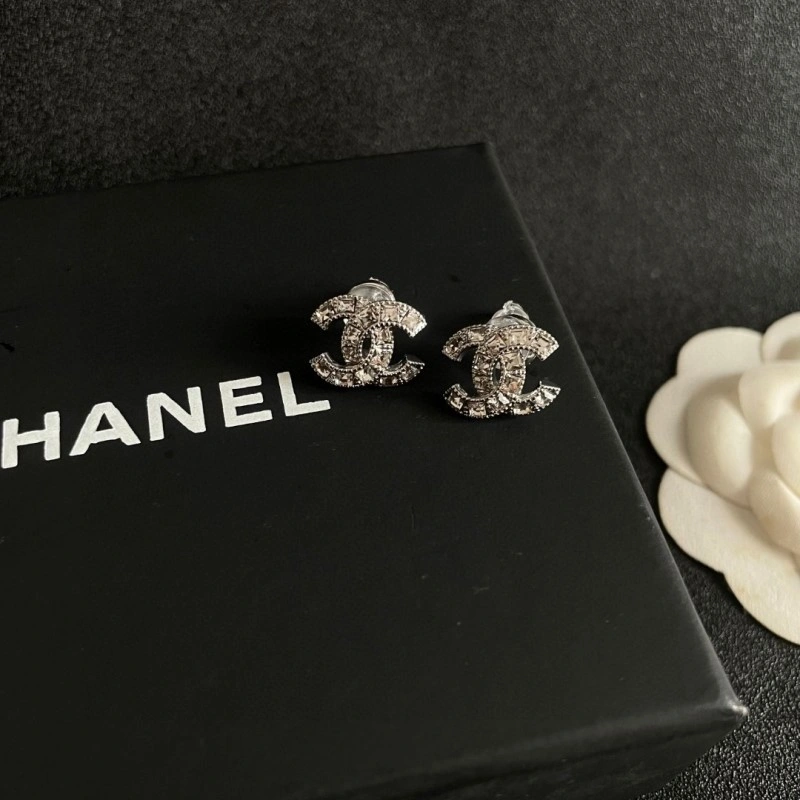Chanel Earrings MoistureWicking 221163