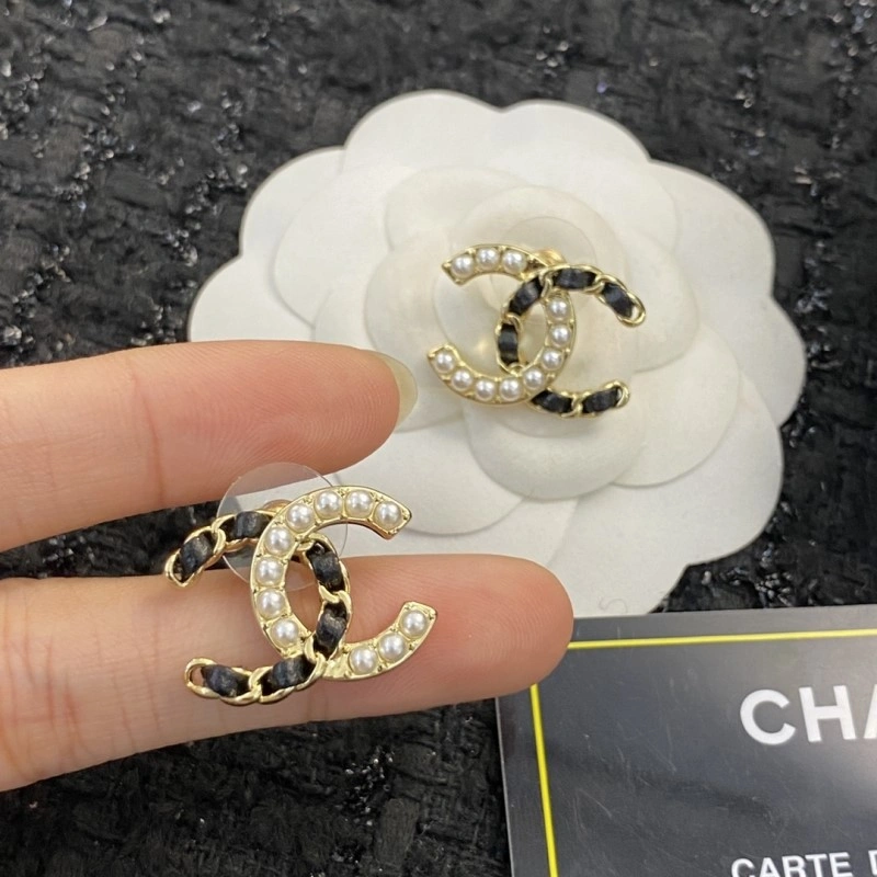 Compact Chanel Earrings 221221