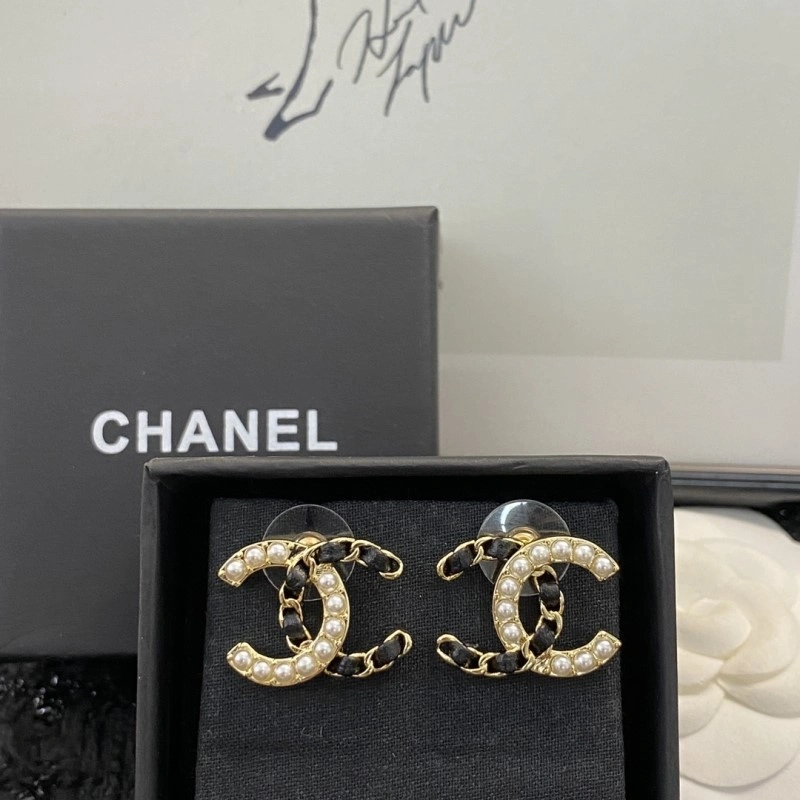 Compact Chanel Earrings 221221