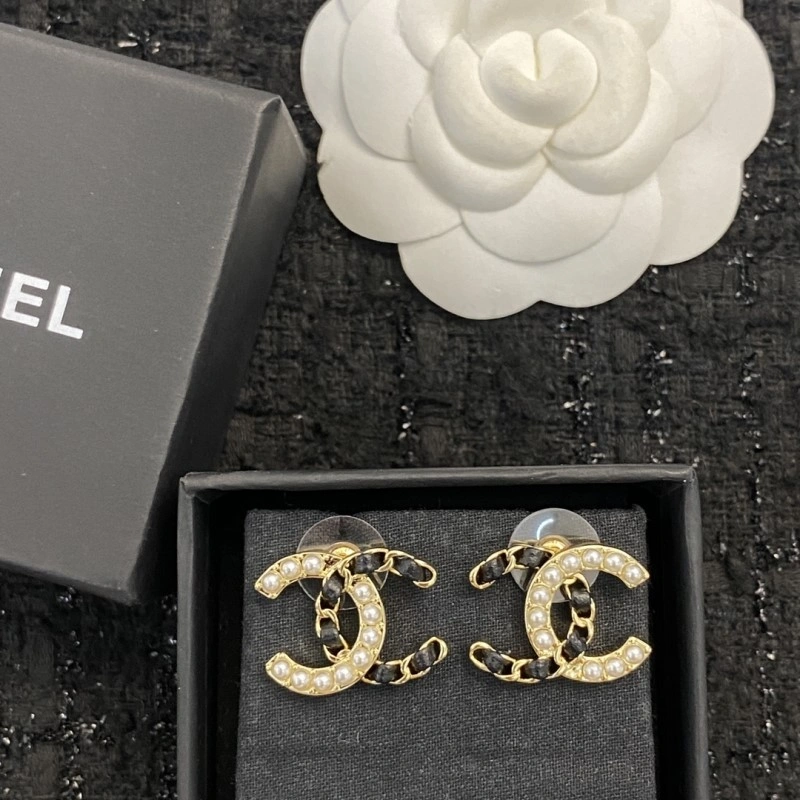 Compact Chanel Earrings 221221