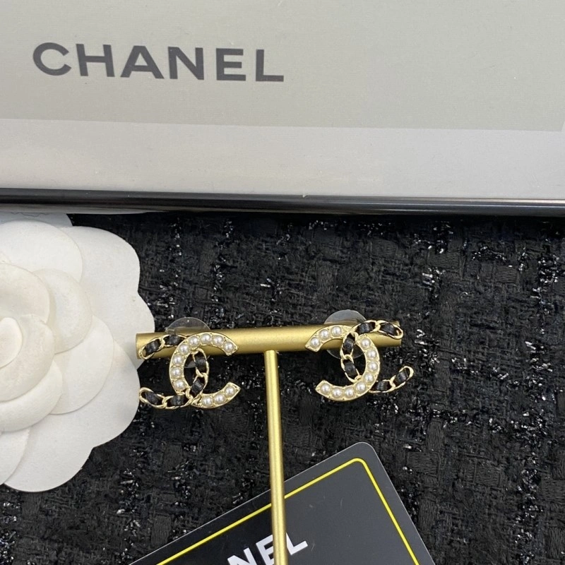 Compact Chanel Earrings 221221