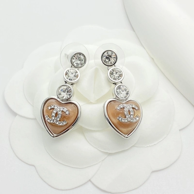 Lightweight Chanel Earrings 221132