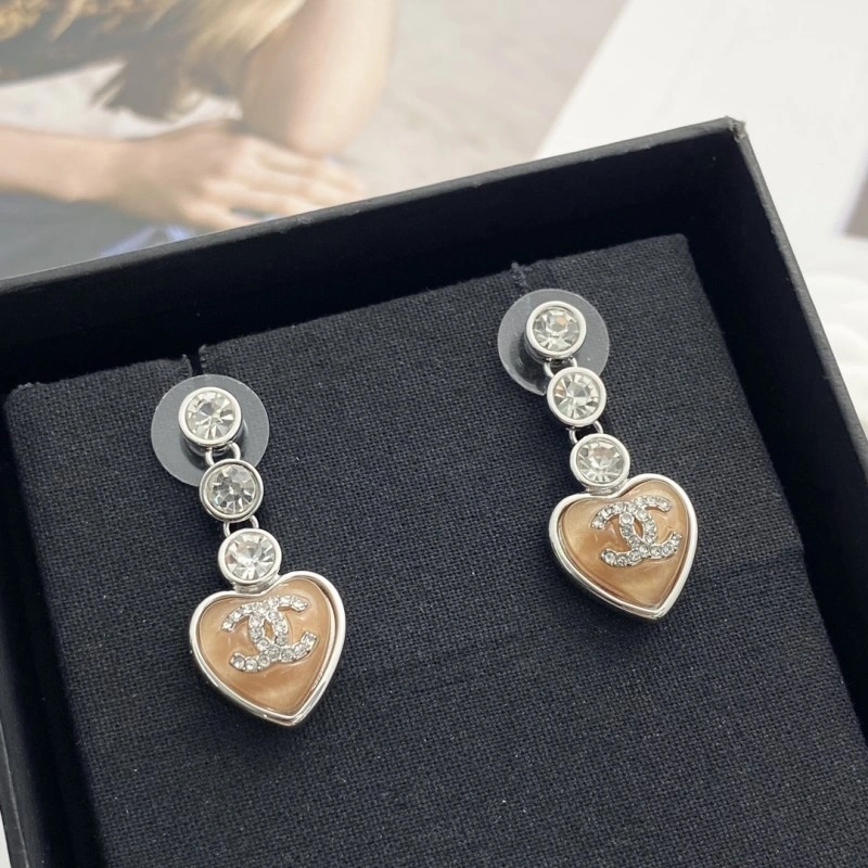 Lightweight Chanel Earrings 221132