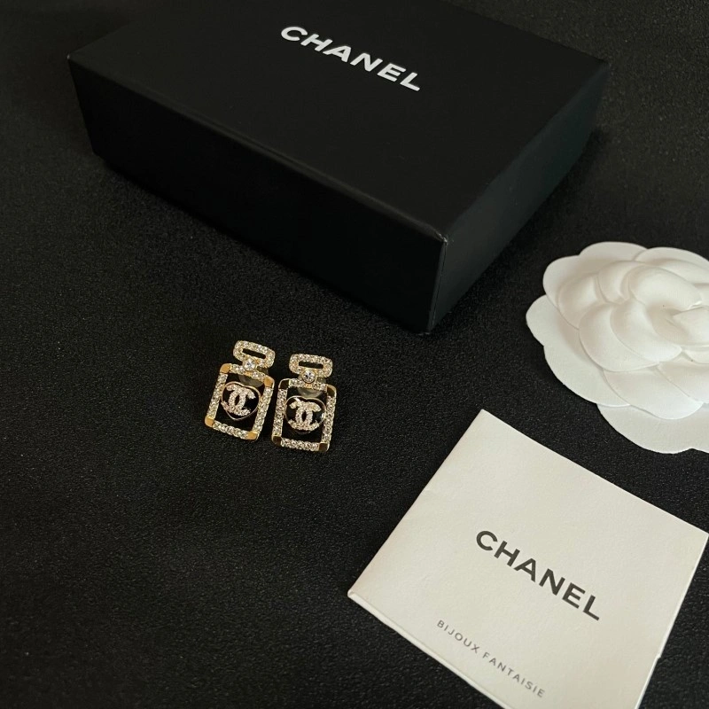 Compact Chanel Earrings 221116