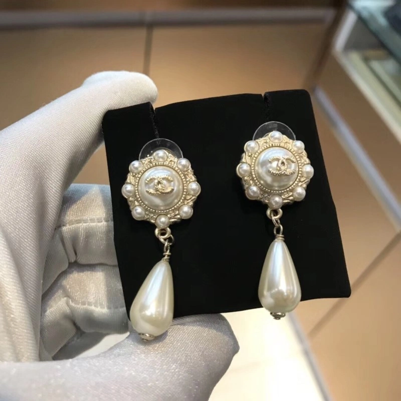 Stylish Chanel Earrings 221100