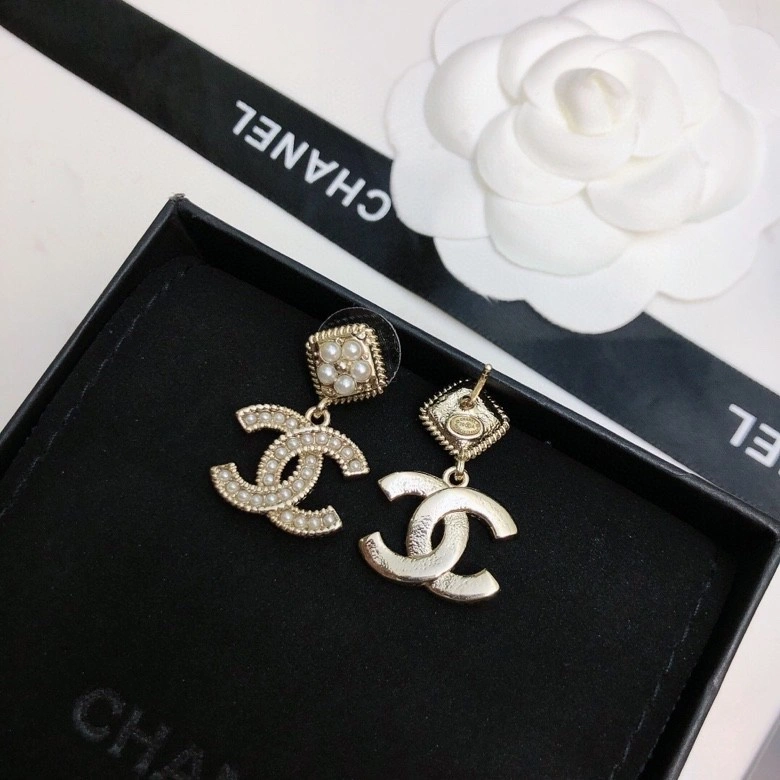 Vibrant Chanel Earrings 221076