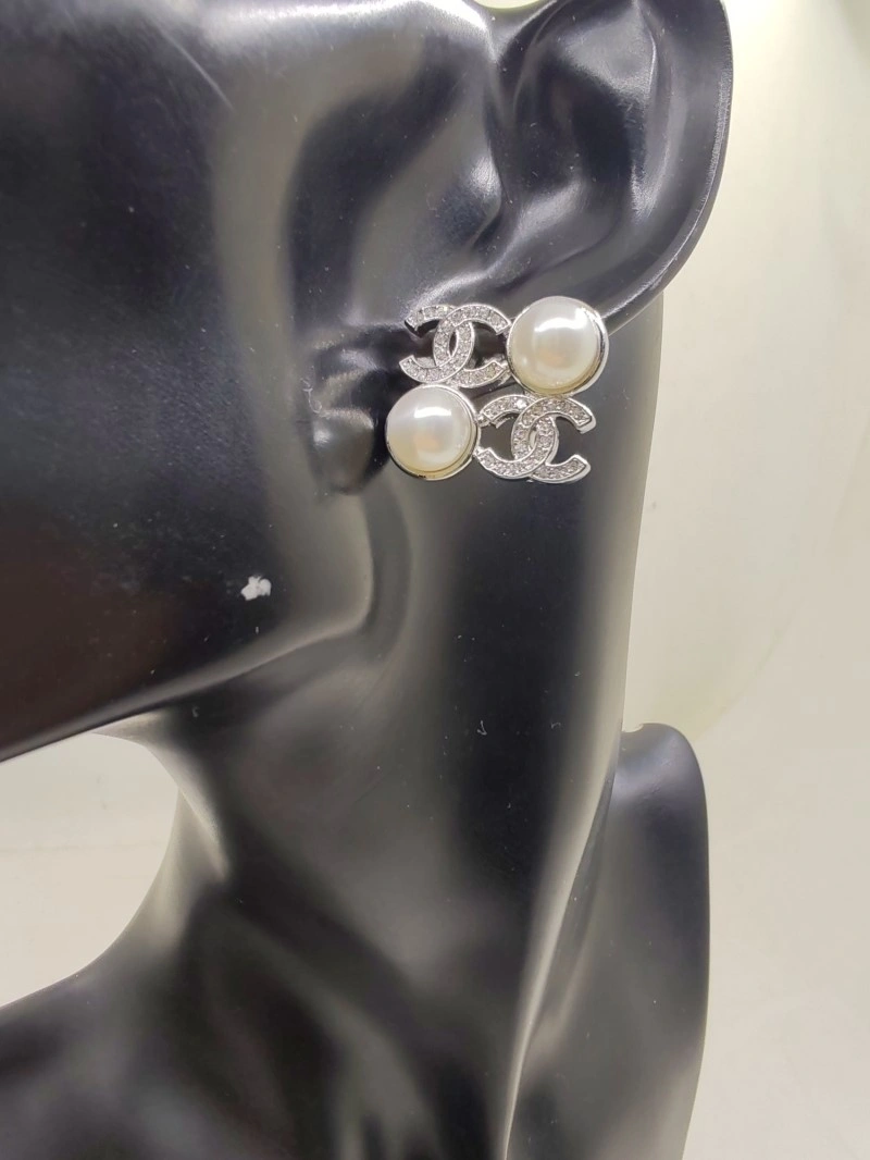 Minimalist Chanel Earrings 221072