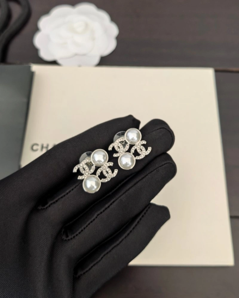 Minimalist Chanel Earrings 221072