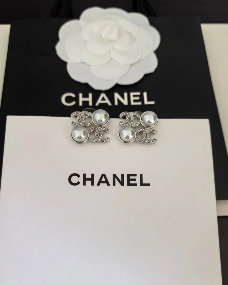 Minimalist Chanel Earrings 221072