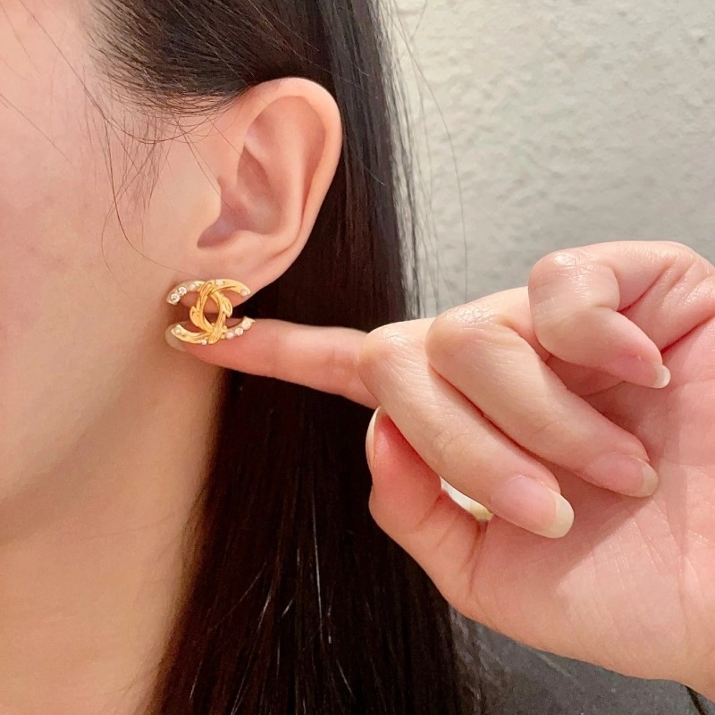 Versatile Chanel Earrings 221044