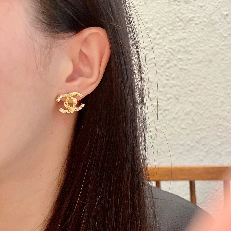 Versatile Chanel Earrings 221044