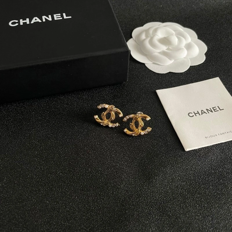 Versatile Chanel Earrings 221044