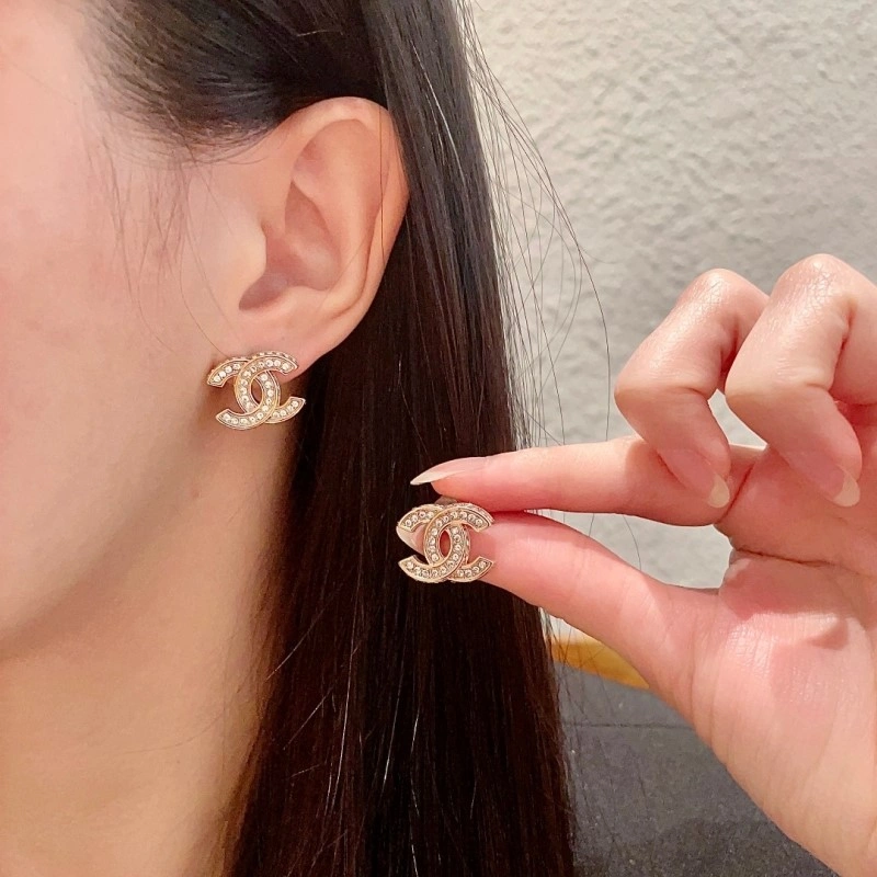 Chanel Earrings Comfortable 221041