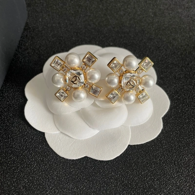 Chanel Earrings MoistureWicking 221035