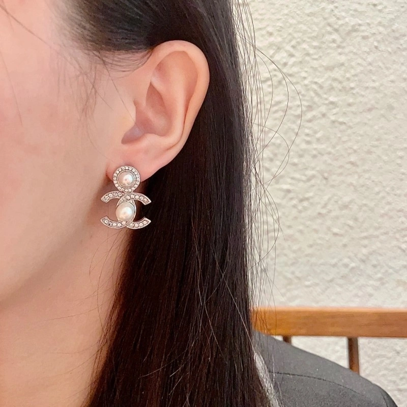 Sustainable Chanel Earrings 221026