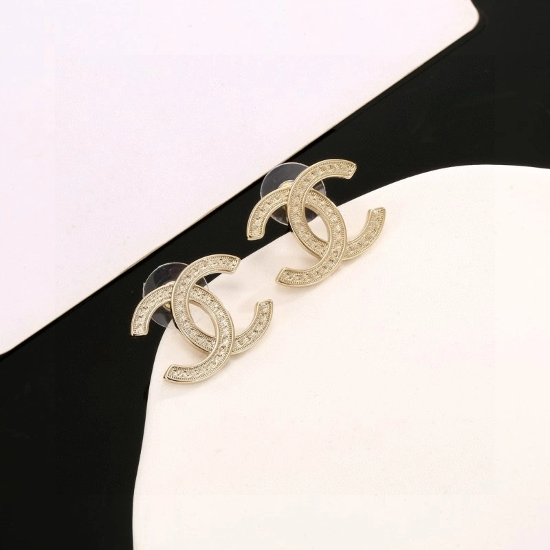 Lightweight Chanel Earrings 221034