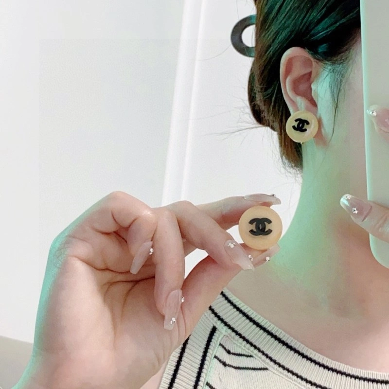 Chanel Earrings Fashionable 221006