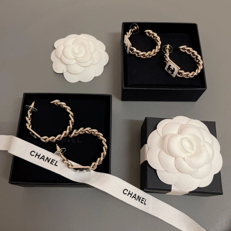 Chanel Earrings Lightweight 221007